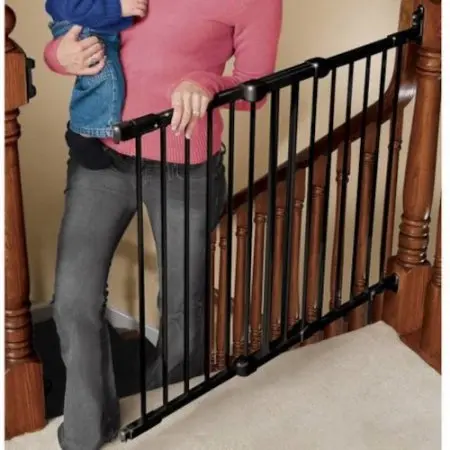 Kidco Angle Mount Safeway Gate - Black