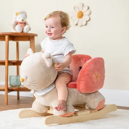 Nattou Rocking Lana the Cat