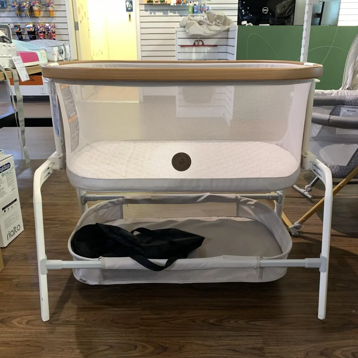 Maxi Cosi Iora Bedside Bassinet Horizon Sand