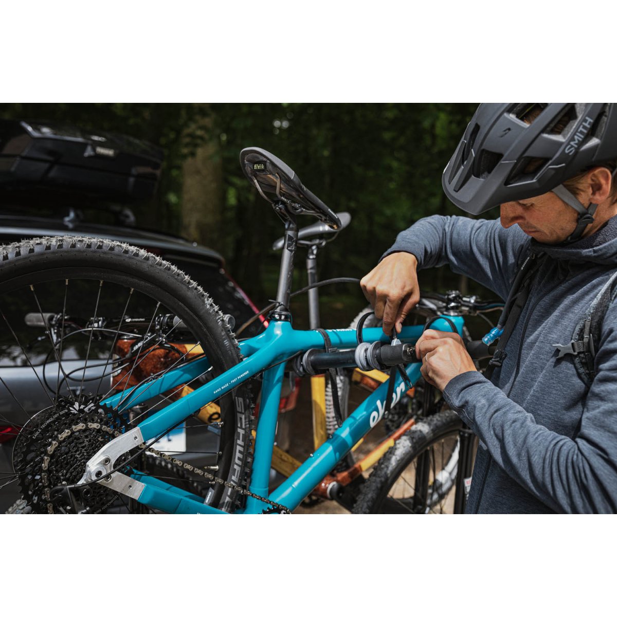 Apex XT 4 Bick Carrier - Hitch Mounted