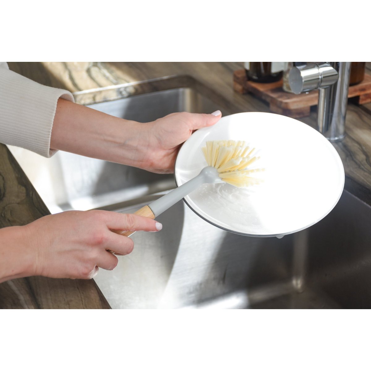 Bamboo Brush - Dish Scrubber