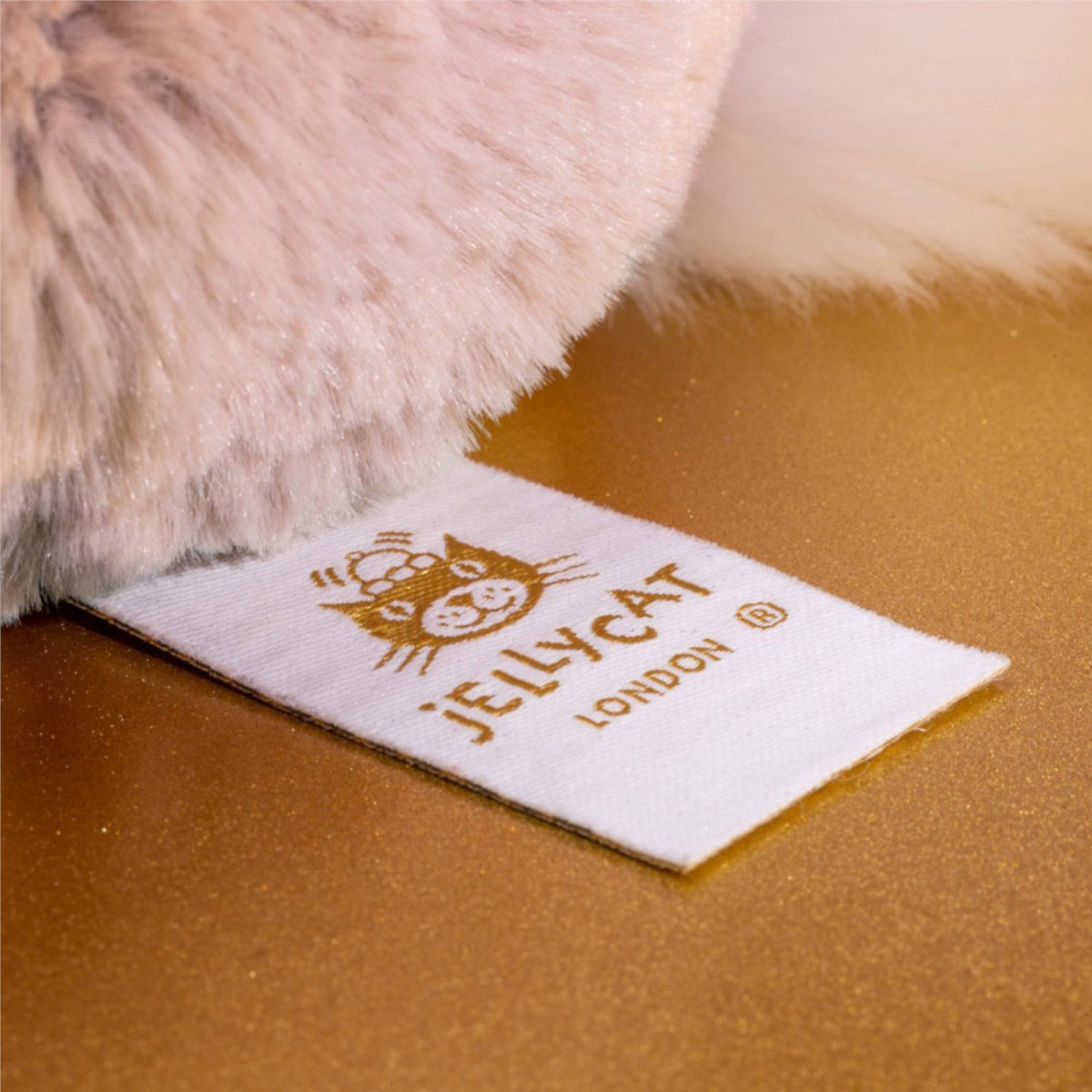 Luxe Bashful Rosa Bunny Medium