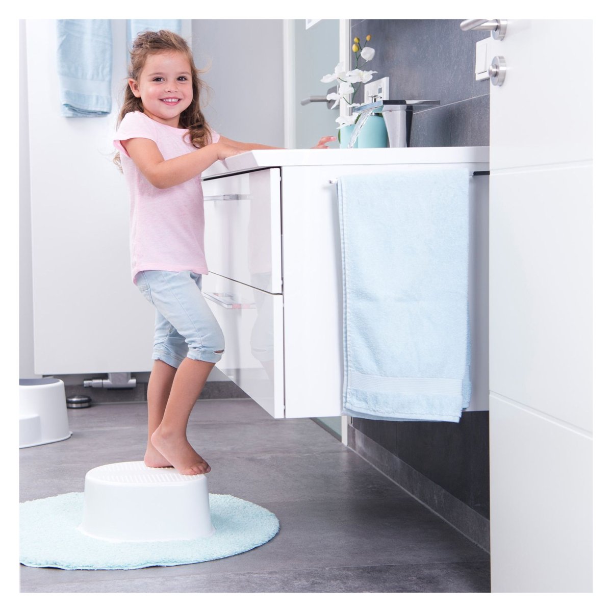 Bella Bambina Step Stool Aquamarine Pearl