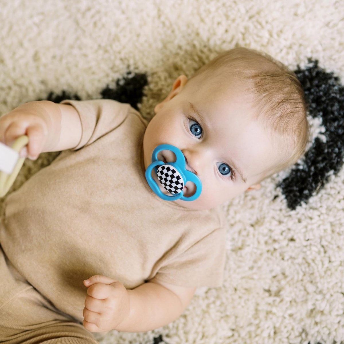 Advantage Pacifier - Stage 2 -Skateboard Snail/Glow in the Dark Blue