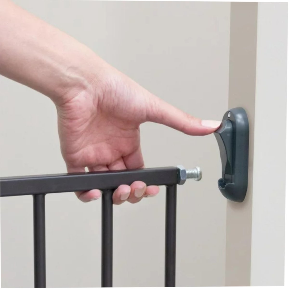 Expandable Metal Gate - Bronze