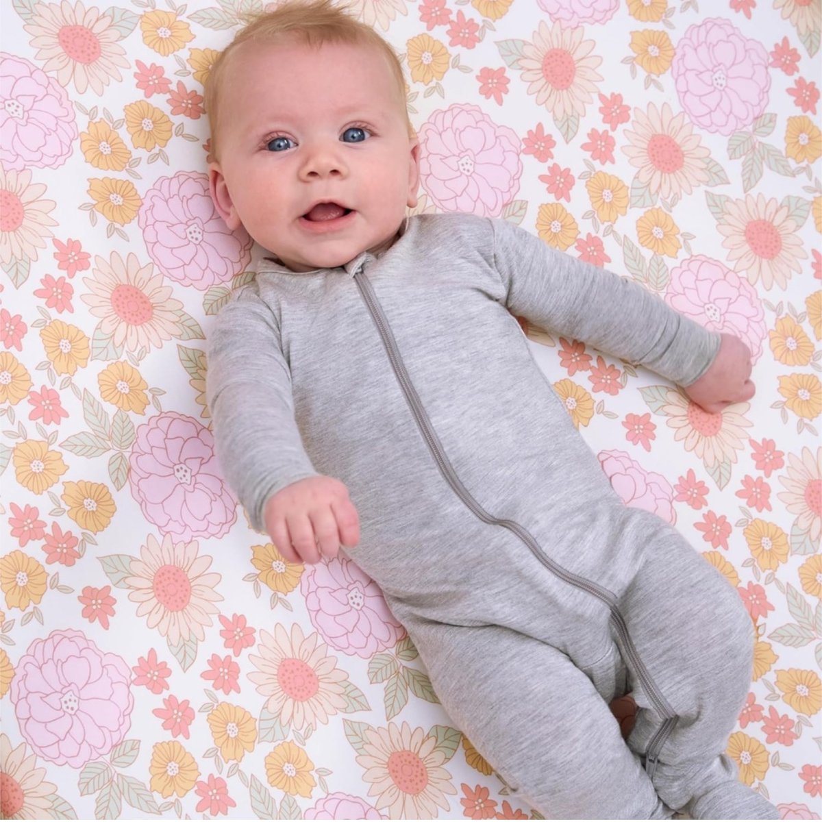 Knit Crib Sheet - Retro Floral - Floral