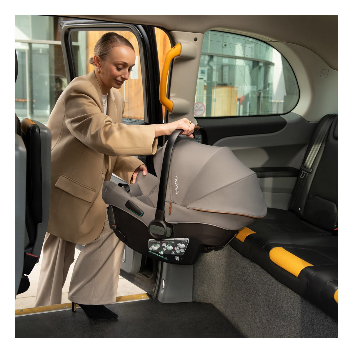 PIPA URBN Infant Car Seat Caviar