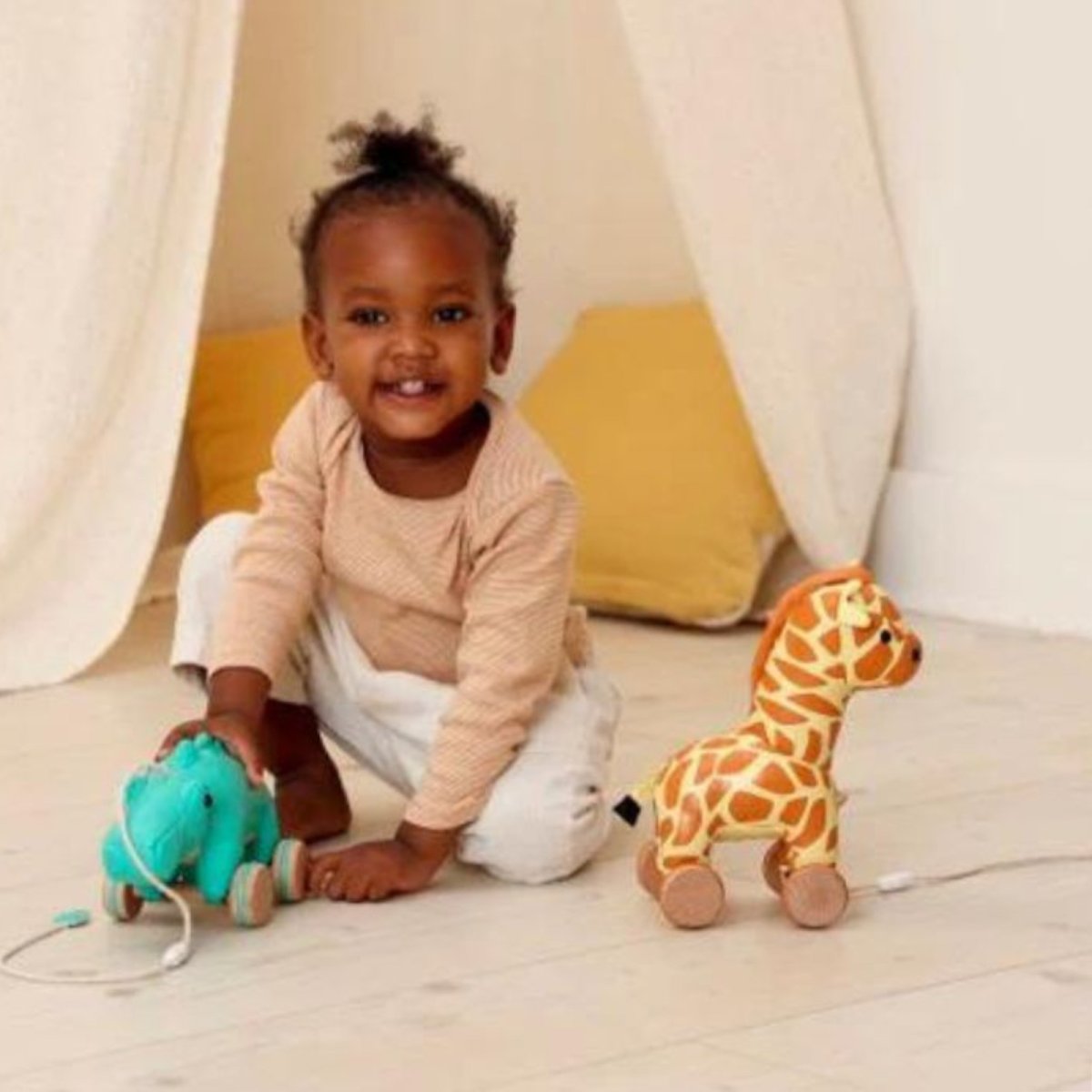 Pull Along Toy - Gina the Giraffe