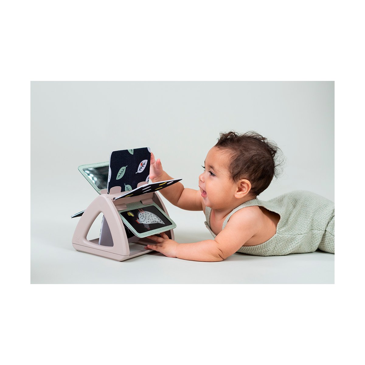 Black & White Spinning Book