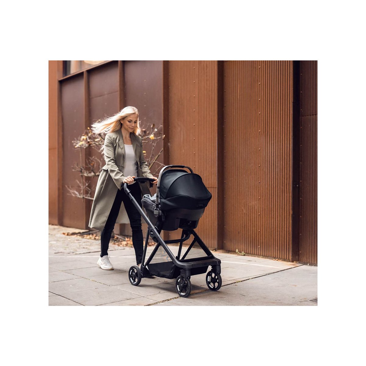 Shine Full Size Stroller with Black Frame - Alaska