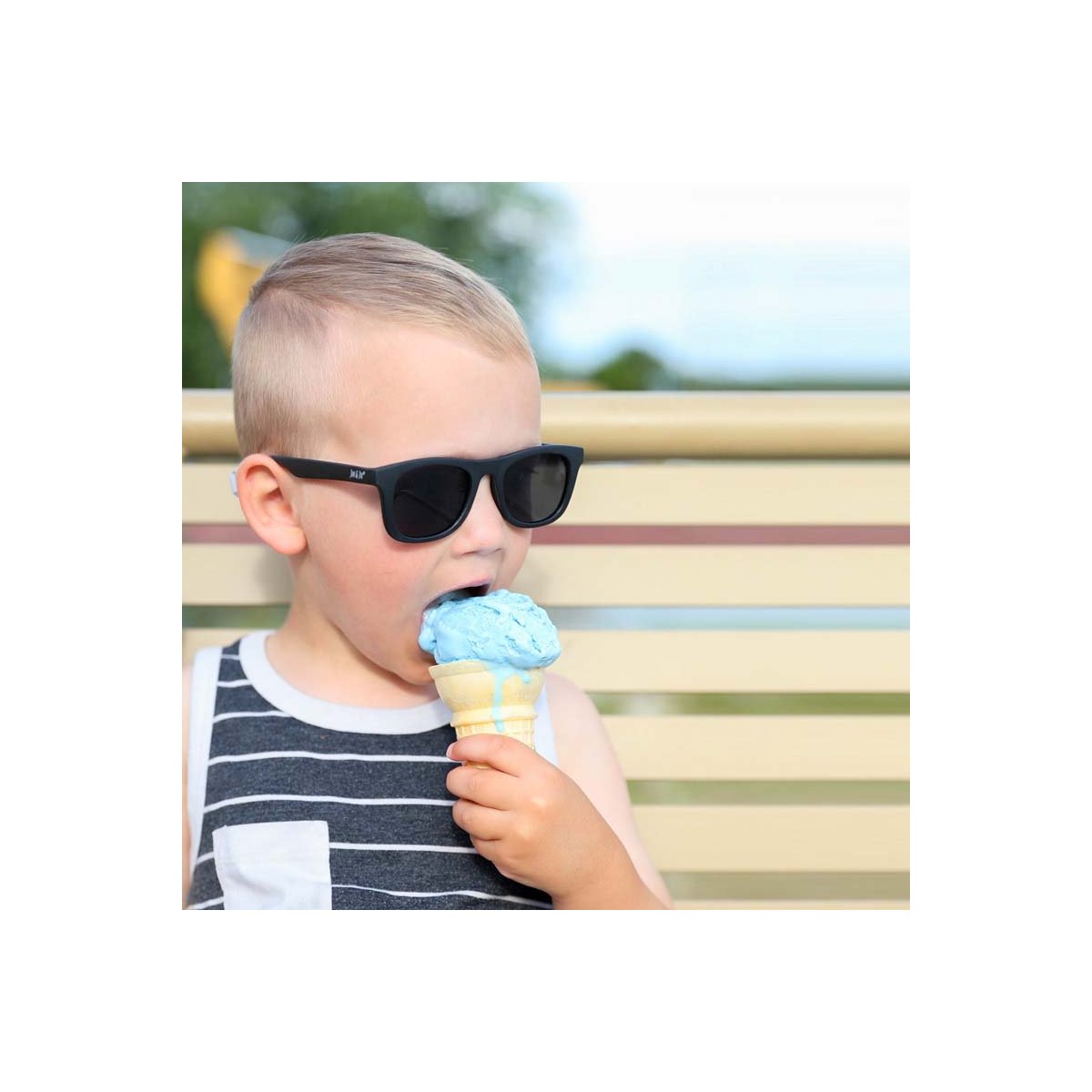 Urban Xplorer Sunglasses Classic Black Lenses - Black