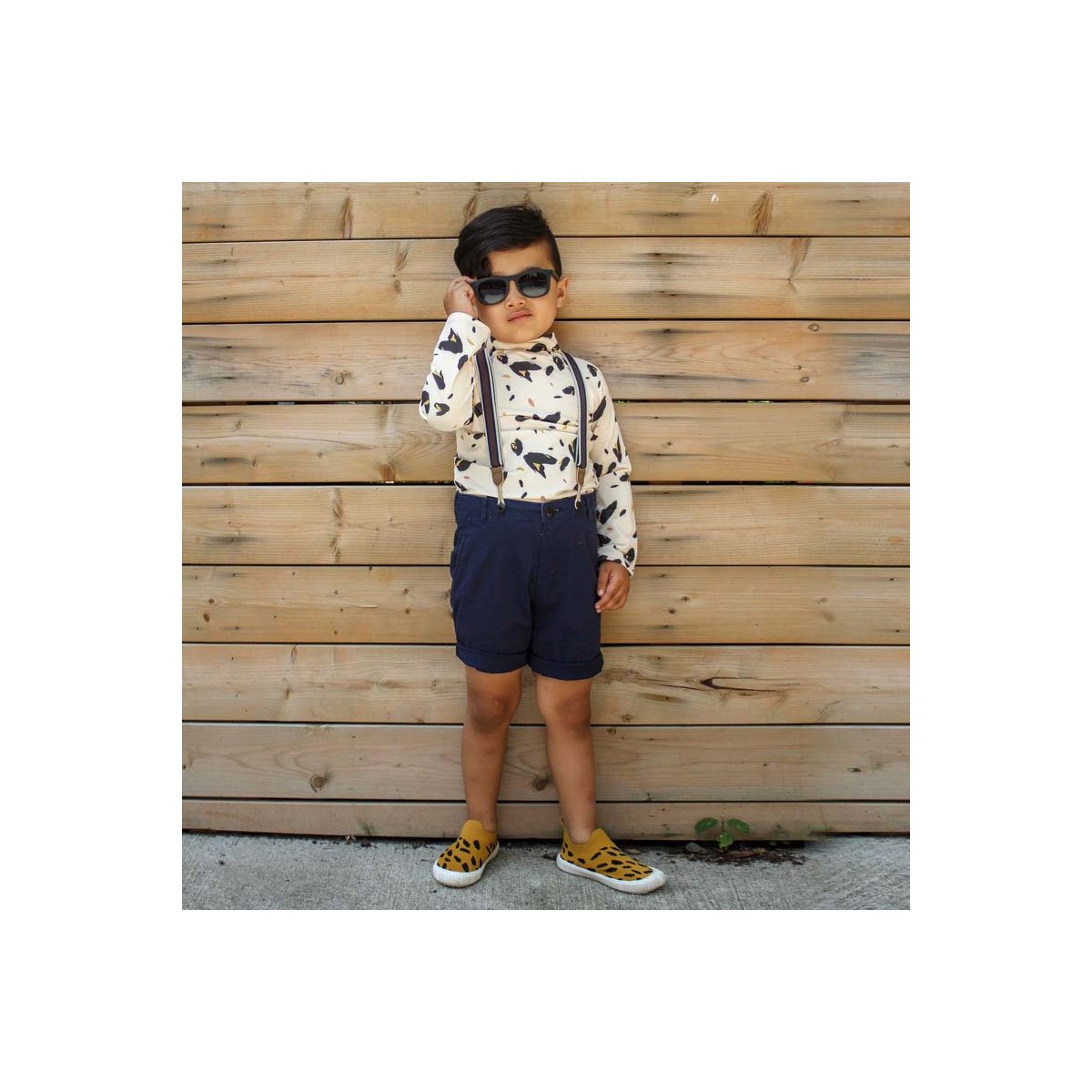 Urban Xplorer Sunglasses Classic Black Lenses - Black